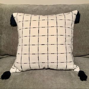 Window Pane Plaid Textured Cotton 18” Pillow Cover
